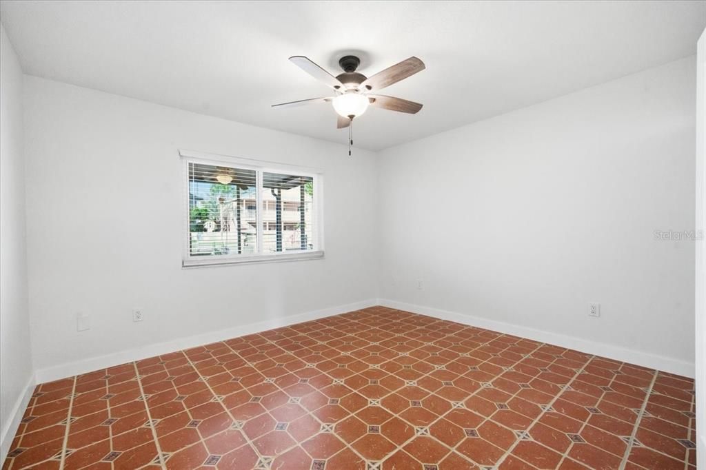 For Rent: $2,400 (3 beds, 1 baths, 1524 Square Feet)