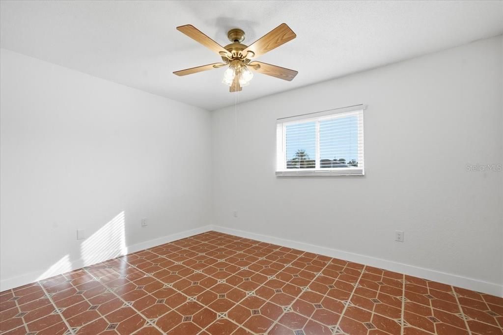 For Rent: $2,400 (3 beds, 1 baths, 1524 Square Feet)