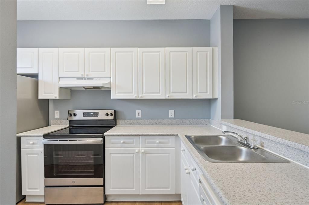 待售: $259,000 (2 贝兹, 2 浴室, 1360 平方英尺)