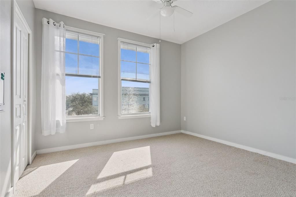 待售: $259,000 (2 贝兹, 2 浴室, 1360 平方英尺)