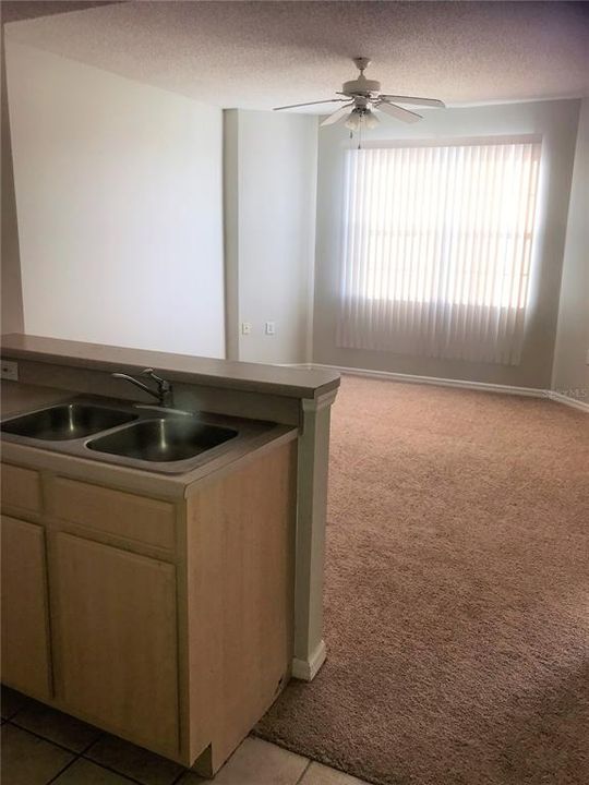 For Rent: $1,200 (1 beds, 1 baths, 643 Square Feet)
