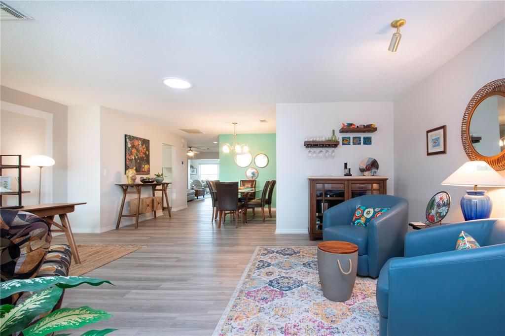 На продажу: $369,900 (2 спален, 2 ванн, 1860 Квадратных фут)