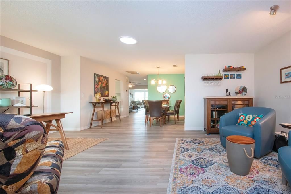 На продажу: $369,900 (2 спален, 2 ванн, 1860 Квадратных фут)