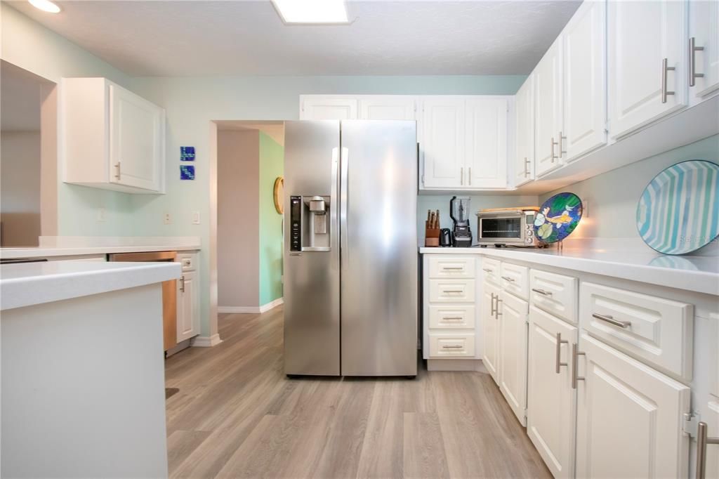 На продажу: $369,900 (2 спален, 2 ванн, 1860 Квадратных фут)