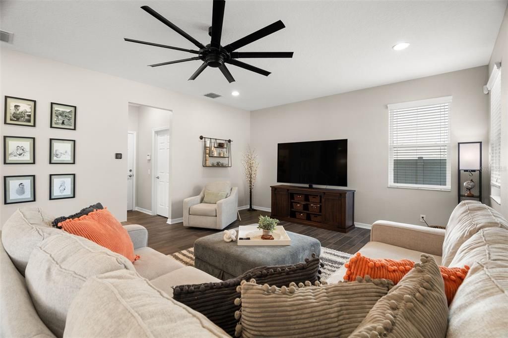 En Venta: $750,000 (4 camas, 3 baños, 2952 Pies cuadrados)