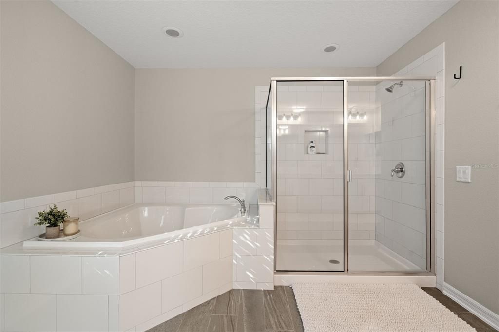 En Venta: $750,000 (4 camas, 3 baños, 2952 Pies cuadrados)