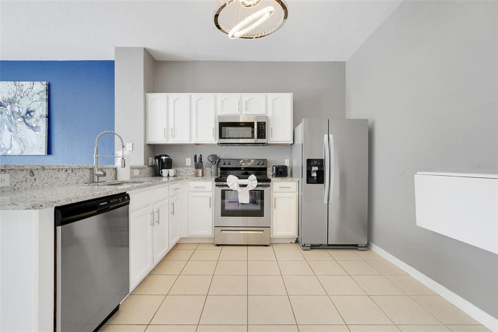 For Sale: $429,000 (3 beds, 3 baths, 1440 Square Feet)