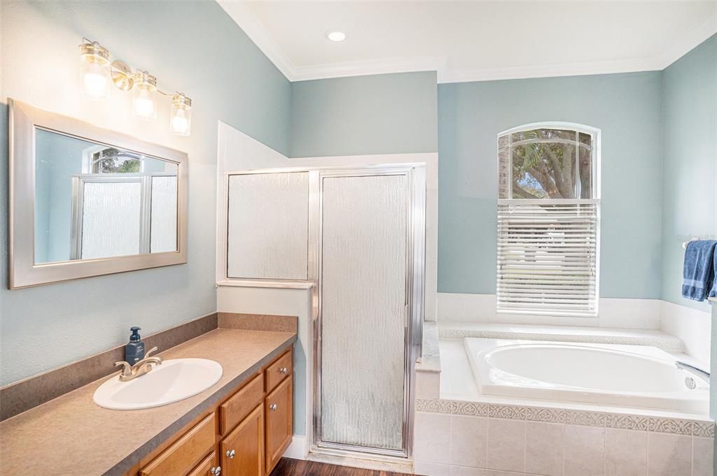 For Sale: $560,000 (4 beds, 3 baths, 2437 Square Feet)