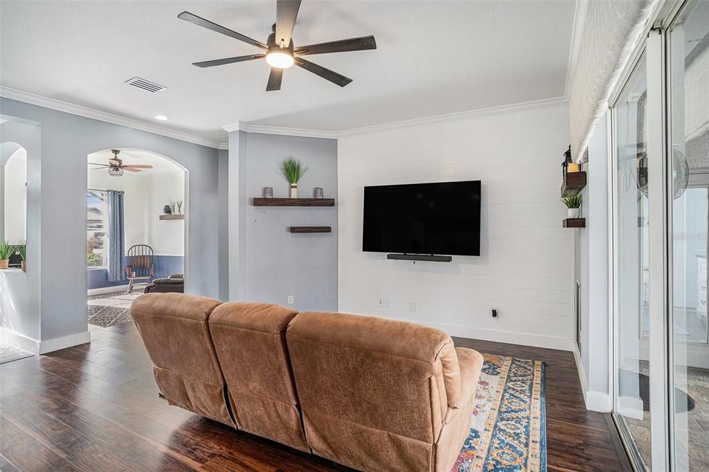 For Sale: $560,000 (4 beds, 3 baths, 2437 Square Feet)