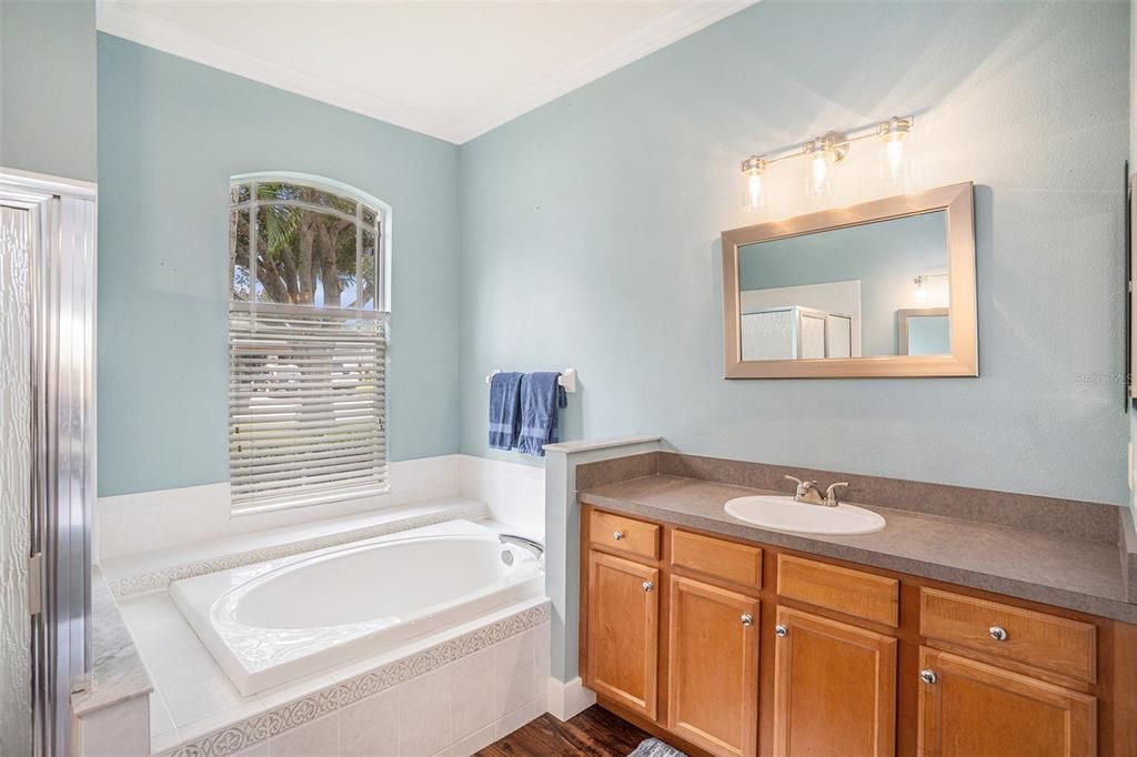 For Sale: $560,000 (4 beds, 3 baths, 2437 Square Feet)