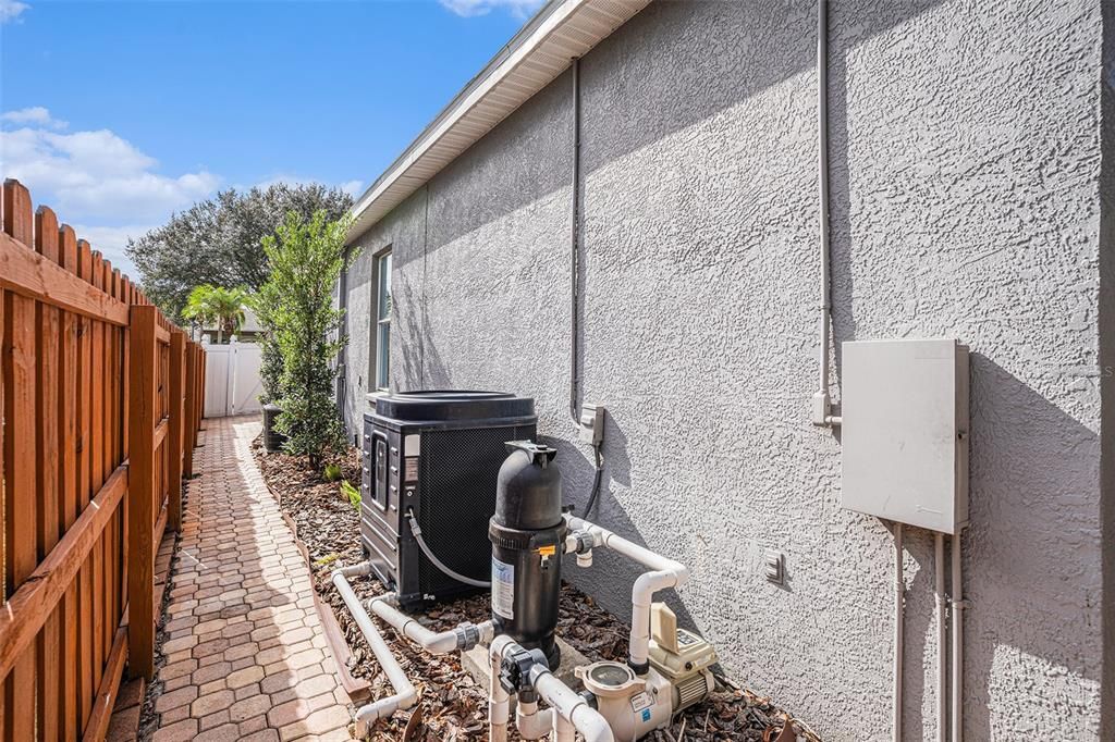 For Sale: $560,000 (4 beds, 3 baths, 2437 Square Feet)