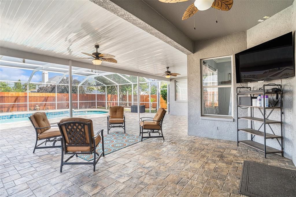 For Sale: $560,000 (4 beds, 3 baths, 2437 Square Feet)