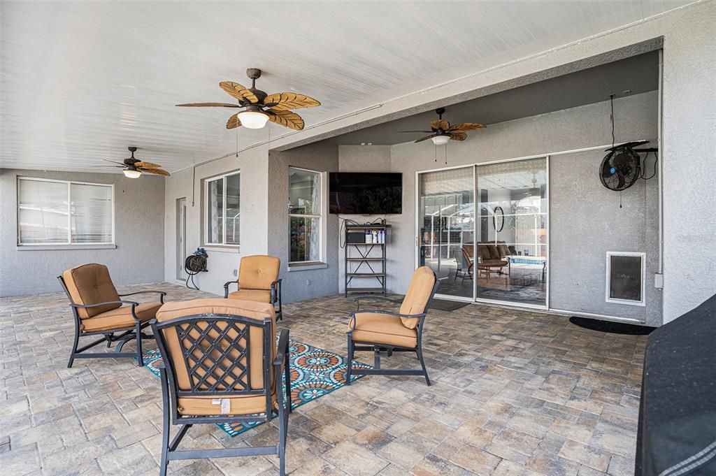 For Sale: $560,000 (4 beds, 3 baths, 2437 Square Feet)