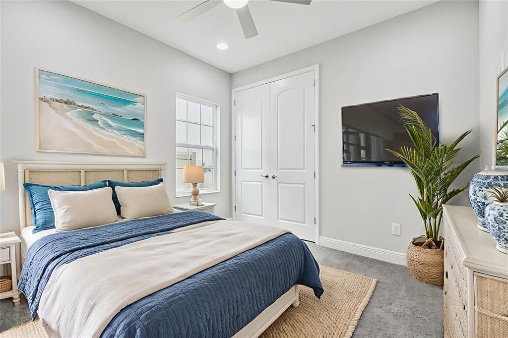 For Sale: $599,900 (4 beds, 3 baths, 2543 Square Feet)