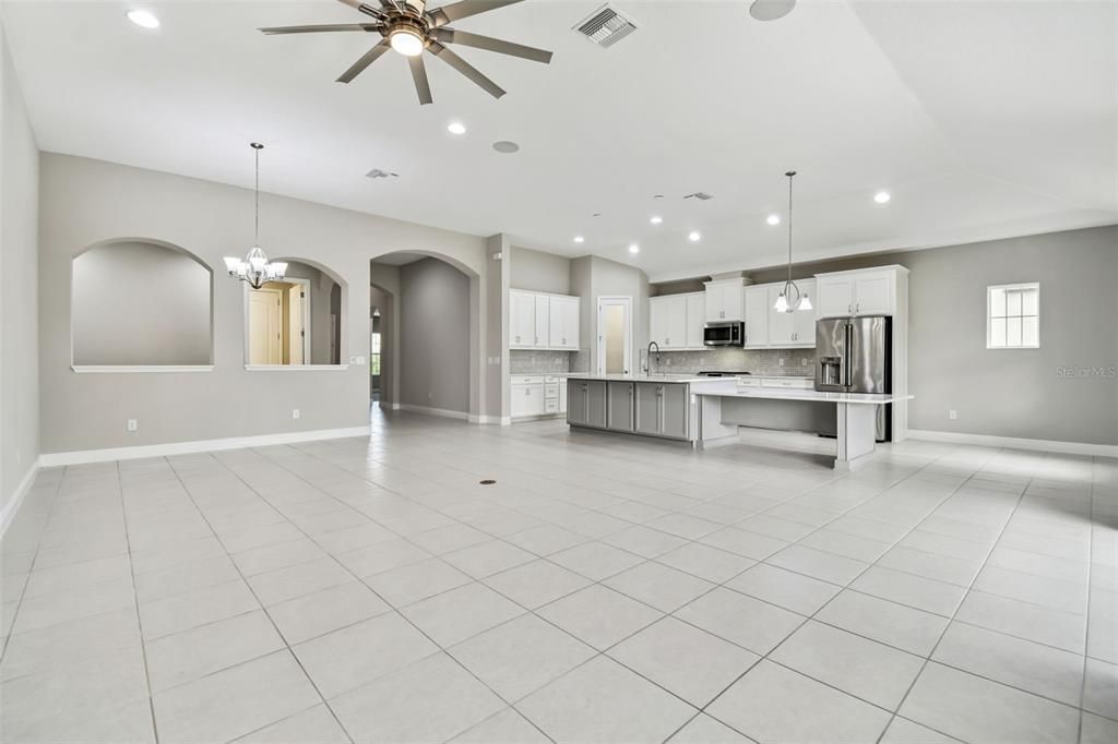 For Sale: $599,900 (4 beds, 3 baths, 2543 Square Feet)