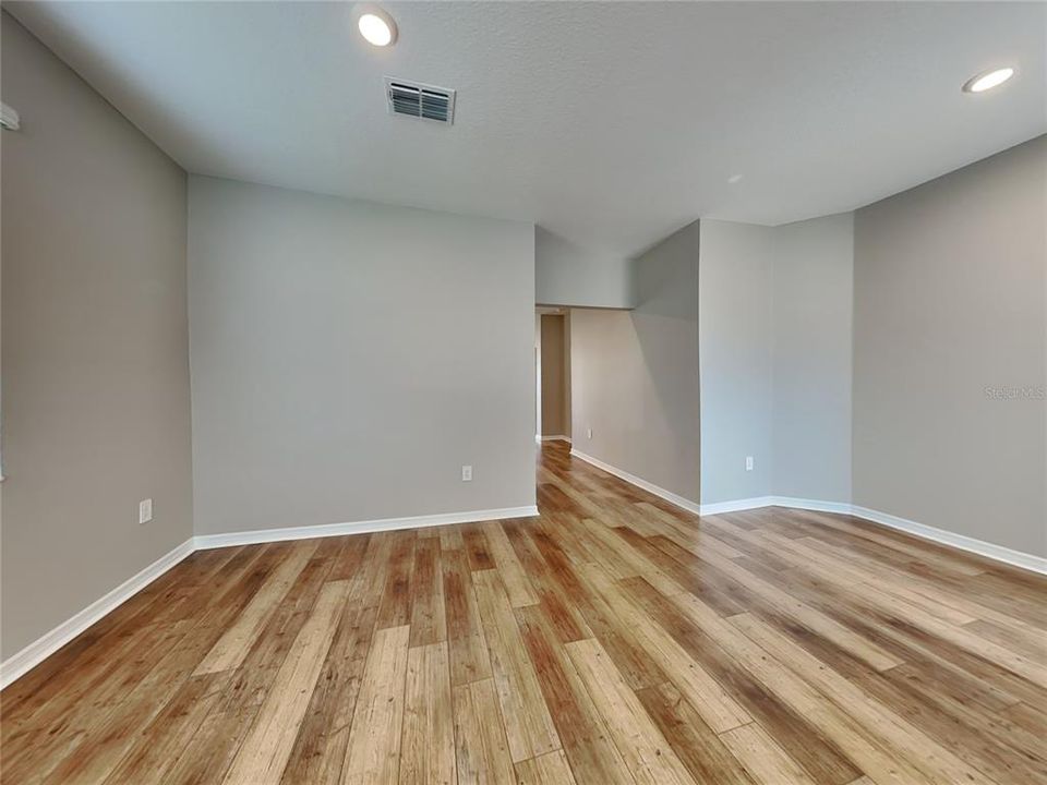 En Renta: $2,129 (4 camas, 2 baños, 1851 Pies cuadrados)