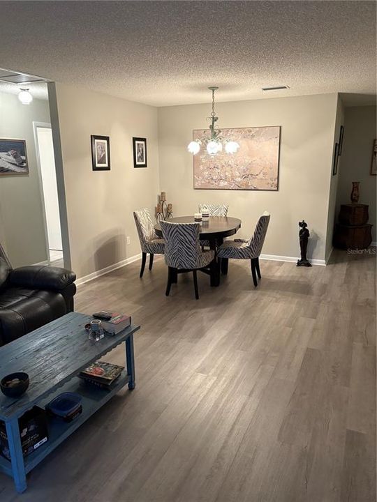 待售: $178,900 (2 贝兹, 2 浴室, 1409 平方英尺)