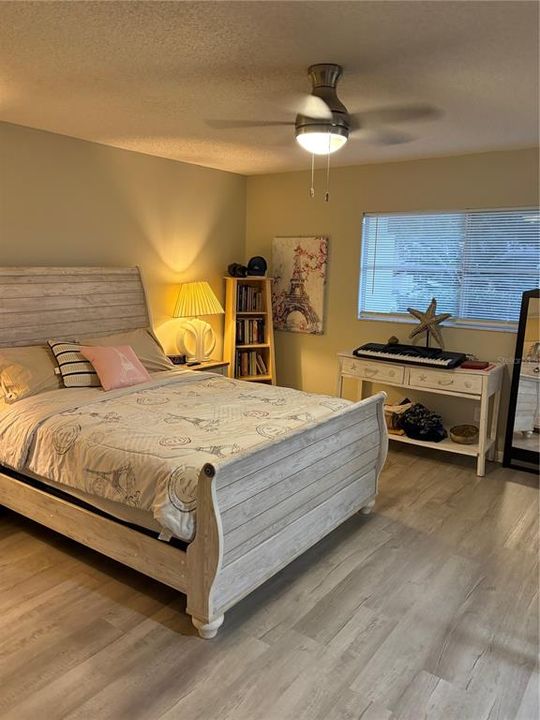 待售: $178,900 (2 贝兹, 2 浴室, 1409 平方英尺)