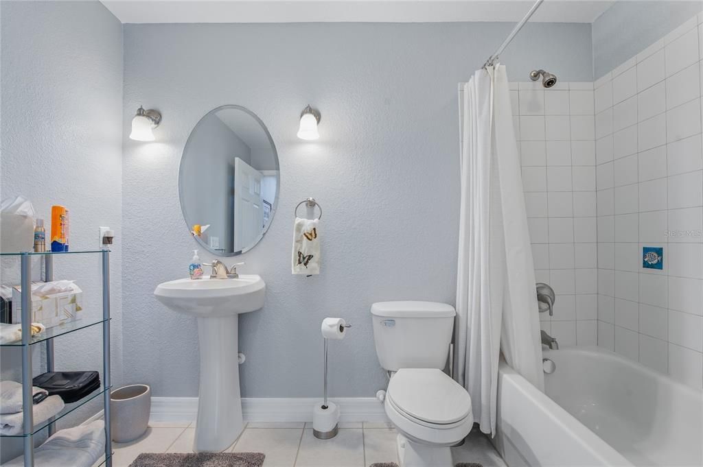 For Sale: $749,900 (3 beds, 3 baths, 2600 Square Feet)