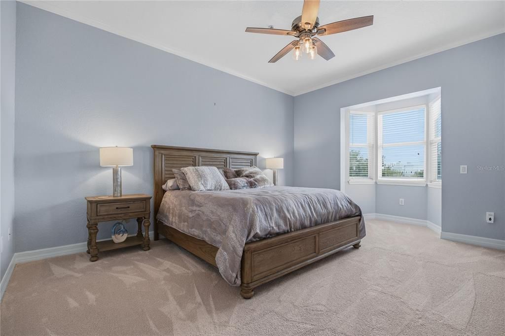 For Sale: $749,900 (3 beds, 3 baths, 2600 Square Feet)