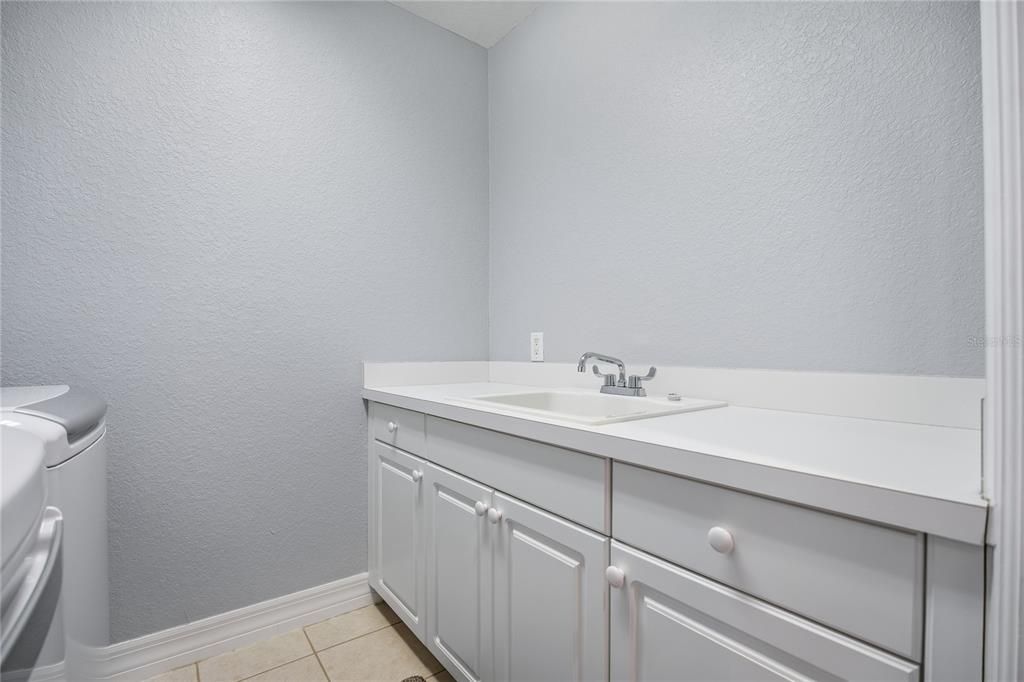 For Sale: $749,900 (3 beds, 3 baths, 2600 Square Feet)