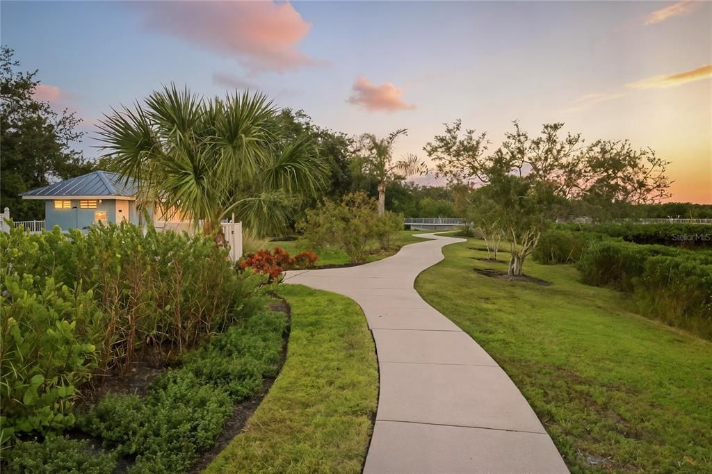 For Sale: $749,900 (3 beds, 3 baths, 2600 Square Feet)