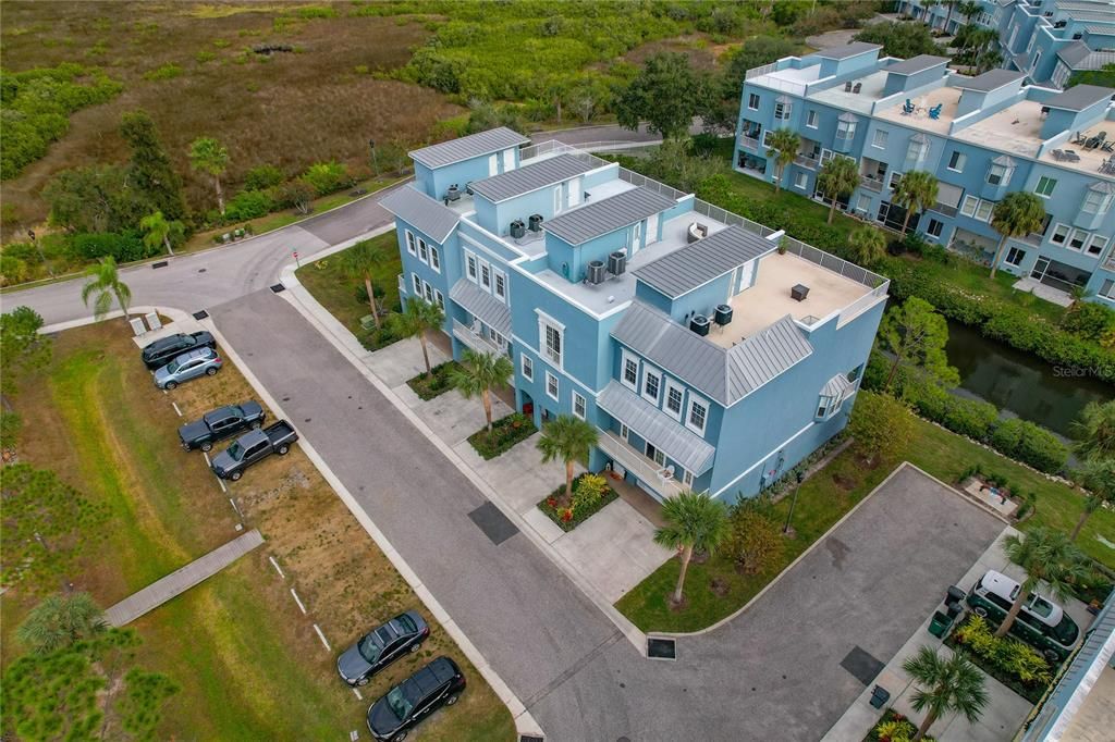 For Sale: $749,900 (3 beds, 3 baths, 2600 Square Feet)