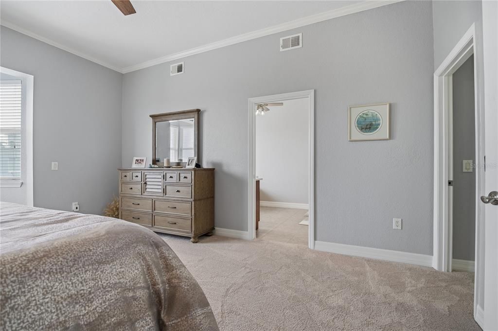 For Sale: $749,900 (3 beds, 3 baths, 2600 Square Feet)