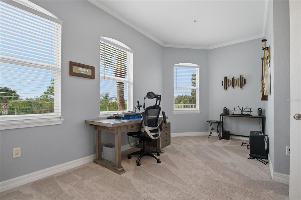 For Sale: $749,900 (3 beds, 3 baths, 2600 Square Feet)