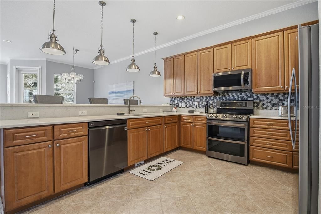 For Sale: $749,900 (3 beds, 3 baths, 2600 Square Feet)