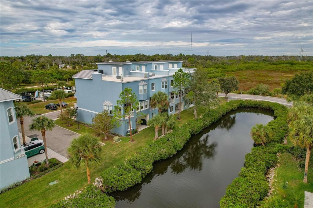 For Sale: $749,900 (3 beds, 3 baths, 2600 Square Feet)