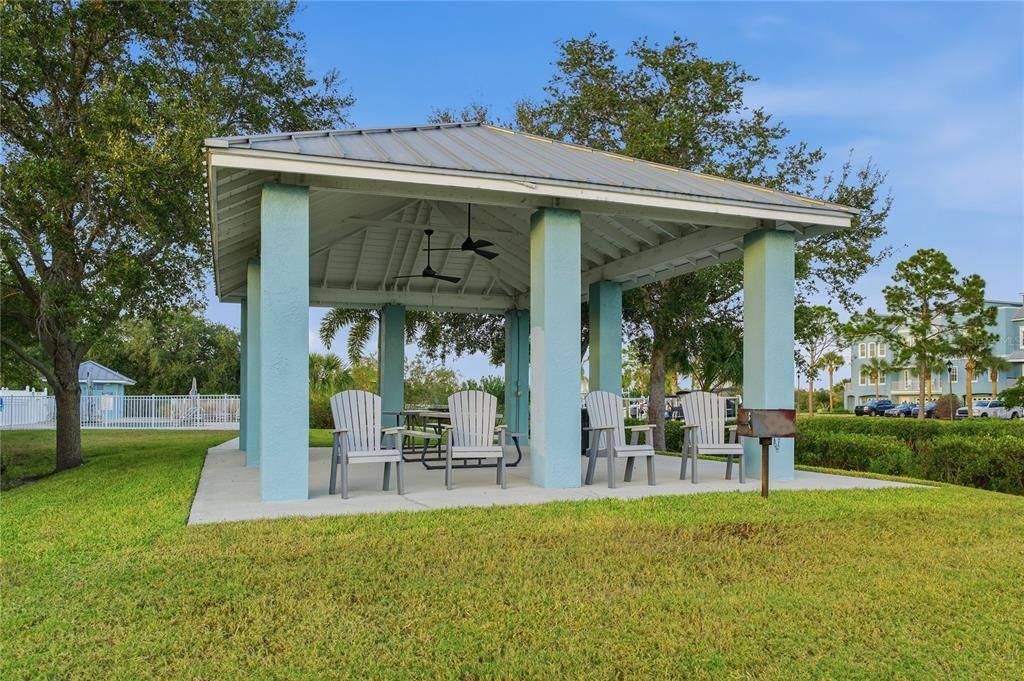 For Sale: $749,900 (3 beds, 3 baths, 2600 Square Feet)