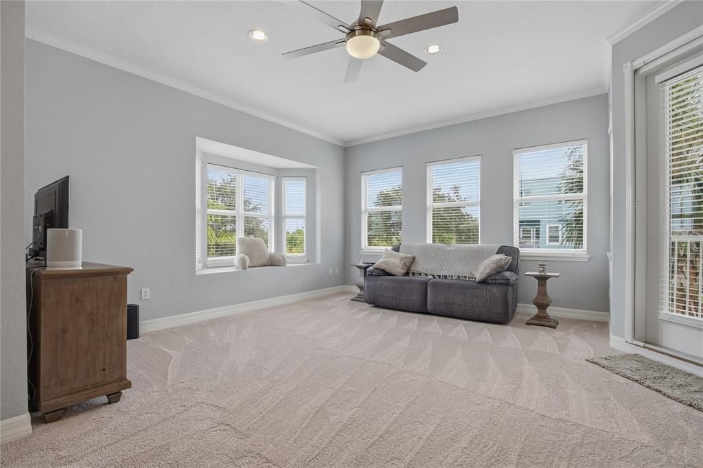 For Sale: $749,900 (3 beds, 3 baths, 2600 Square Feet)