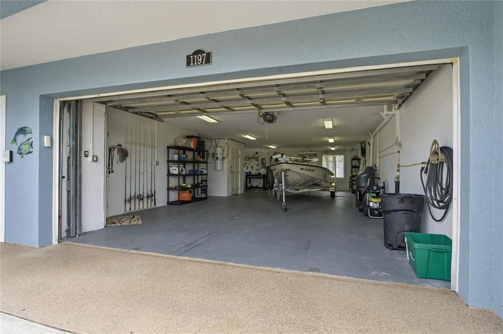 For Sale: $749,900 (3 beds, 3 baths, 2600 Square Feet)