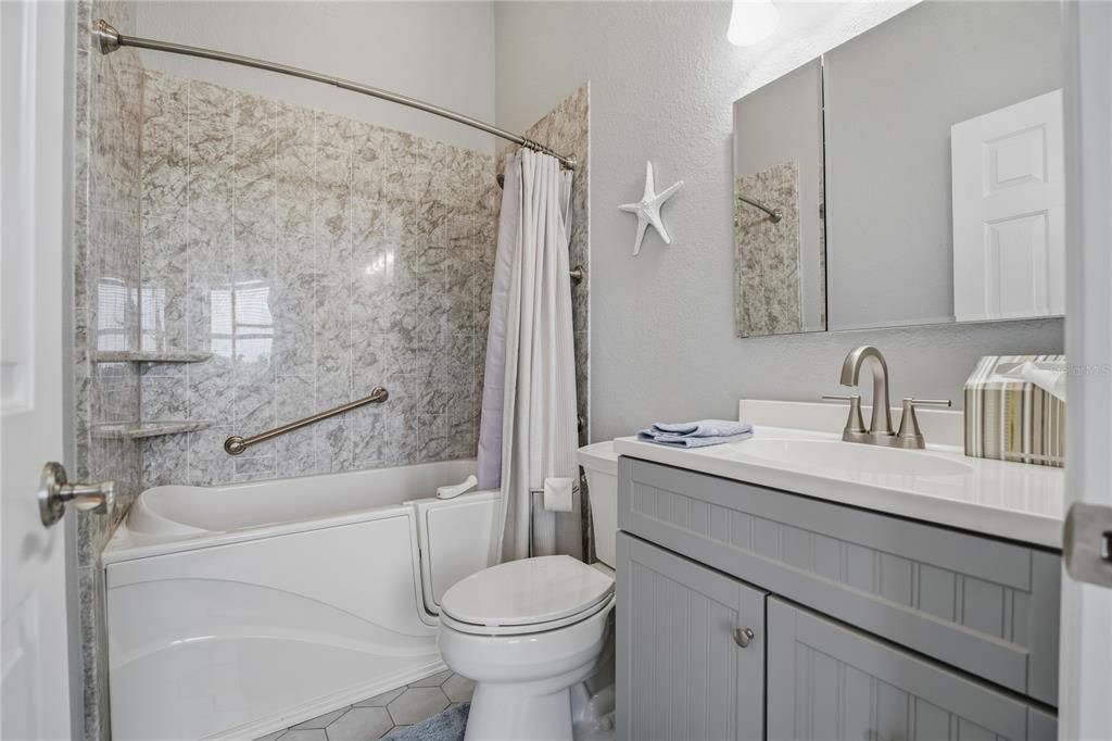 For Sale: $749,900 (3 beds, 3 baths, 2600 Square Feet)