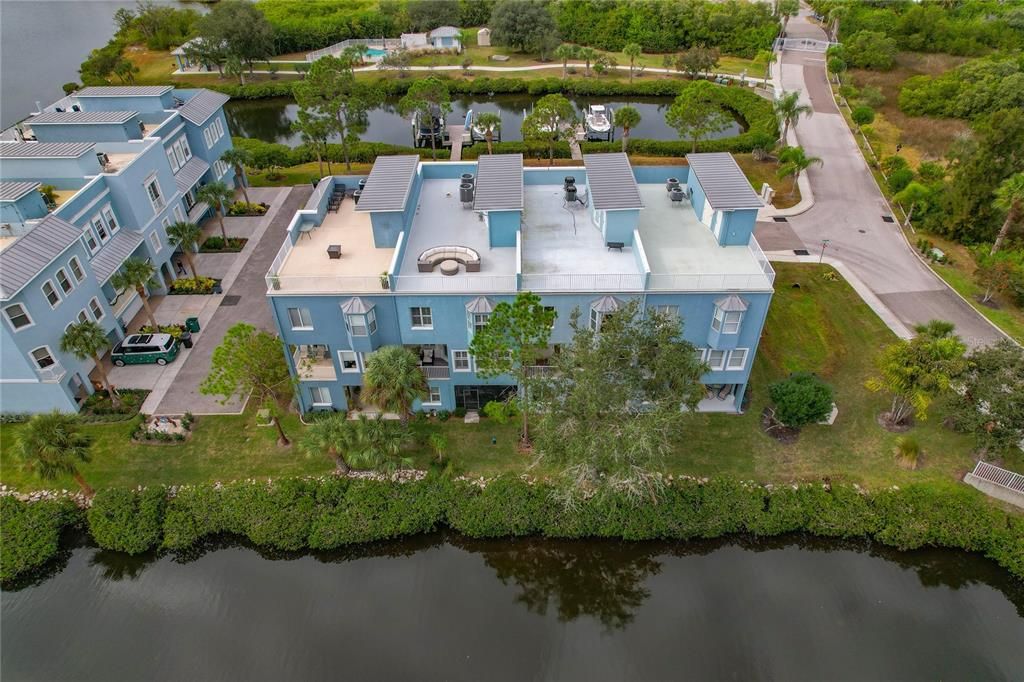 For Sale: $749,900 (3 beds, 3 baths, 2600 Square Feet)