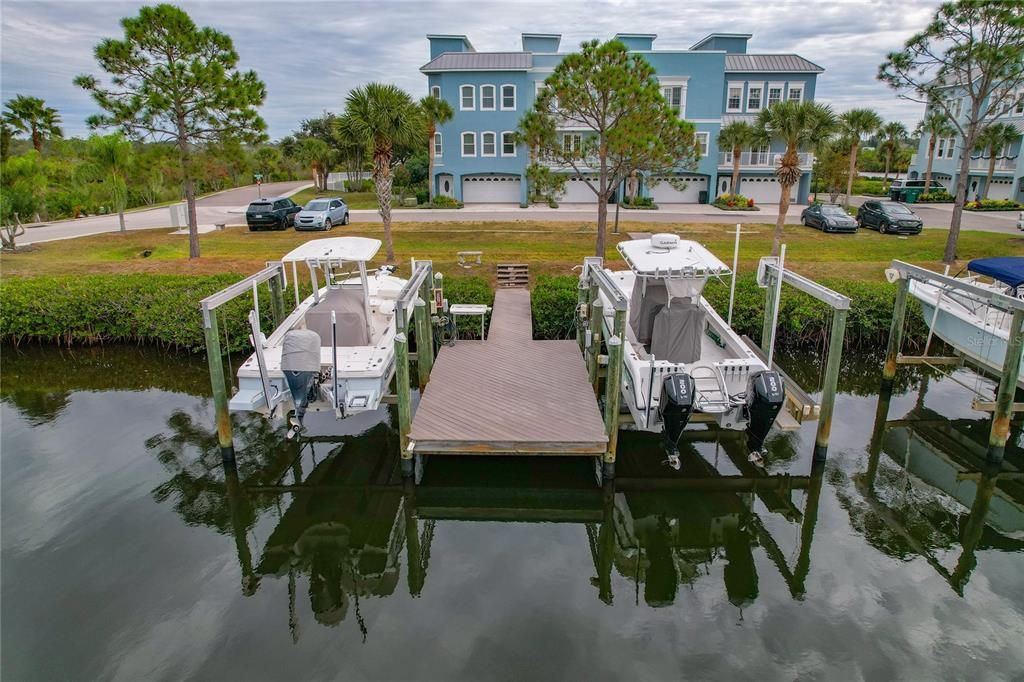 For Sale: $749,900 (3 beds, 3 baths, 2600 Square Feet)