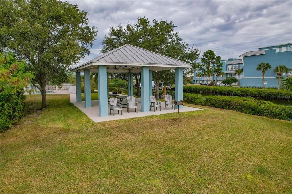 For Sale: $749,900 (3 beds, 3 baths, 2600 Square Feet)