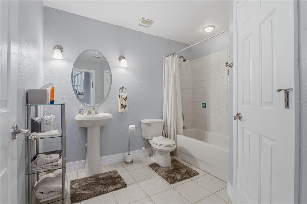 For Sale: $749,900 (3 beds, 3 baths, 2600 Square Feet)