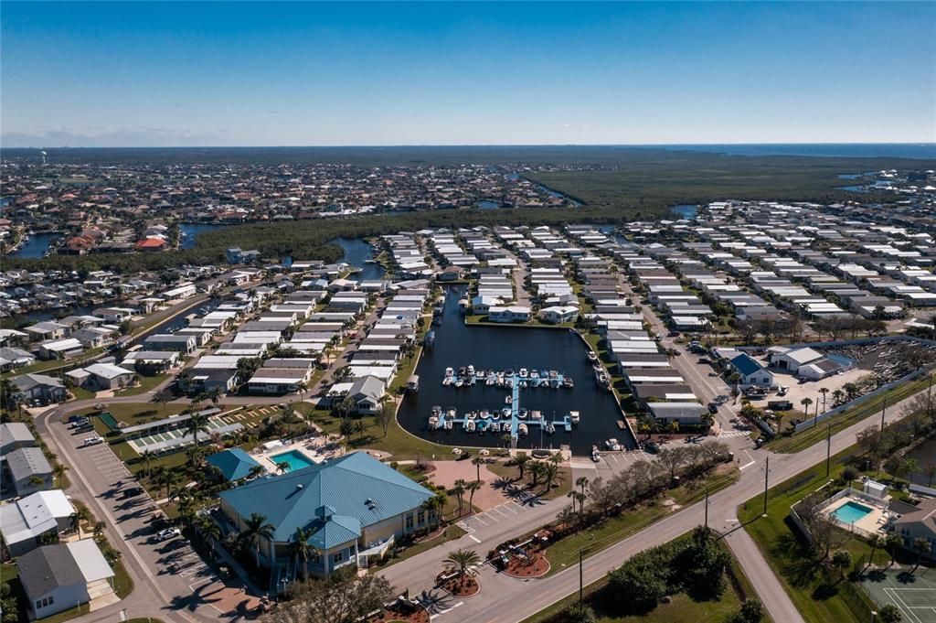 For Sale: $195,000 (2 beds, 2 baths, 1389 Square Feet)