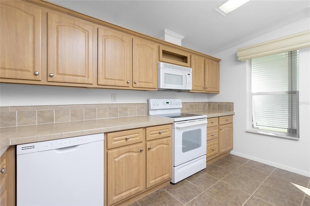 For Sale: $195,000 (2 beds, 2 baths, 1389 Square Feet)