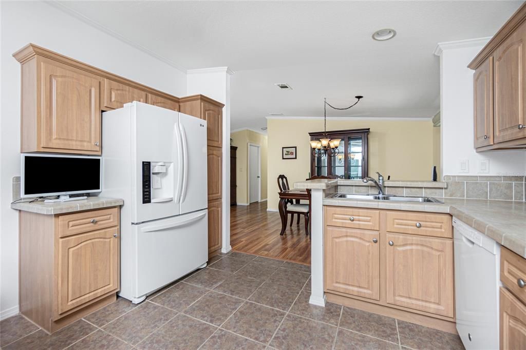 For Sale: $195,000 (2 beds, 2 baths, 1389 Square Feet)