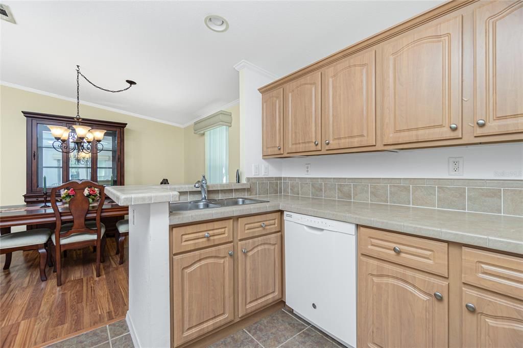 For Sale: $195,000 (2 beds, 2 baths, 1389 Square Feet)