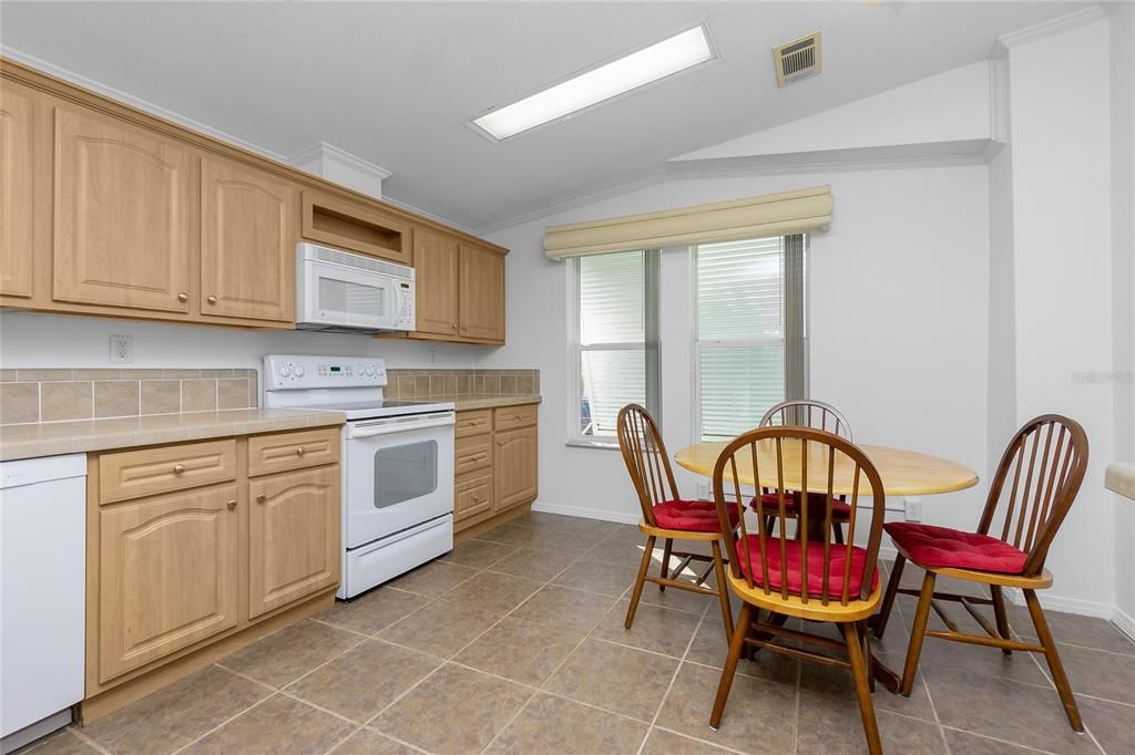 For Sale: $195,000 (2 beds, 2 baths, 1389 Square Feet)