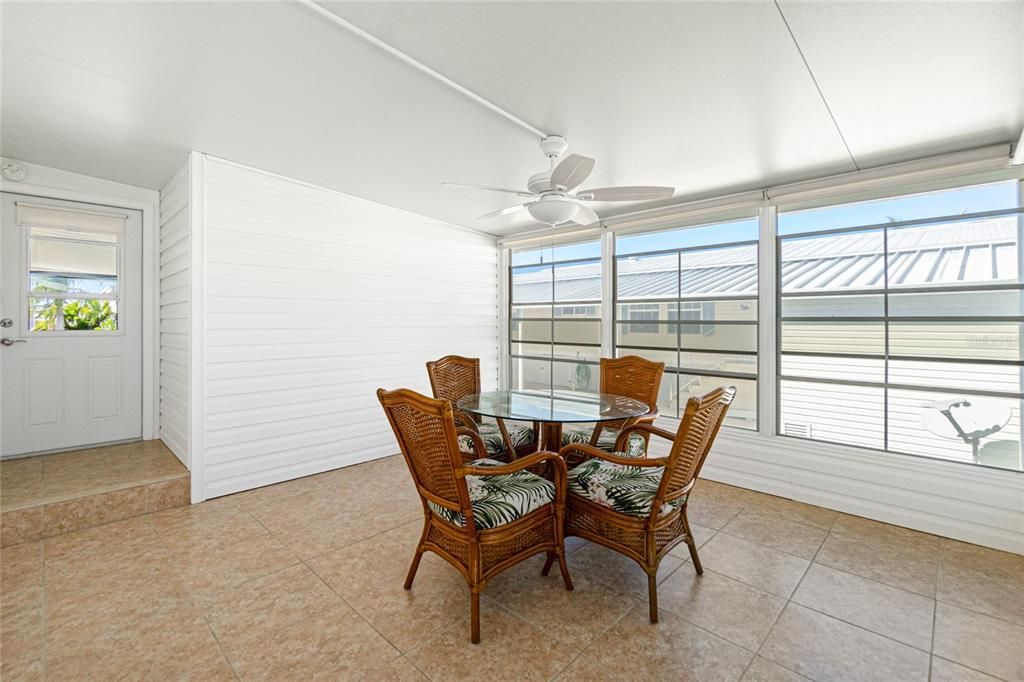 For Sale: $195,000 (2 beds, 2 baths, 1389 Square Feet)