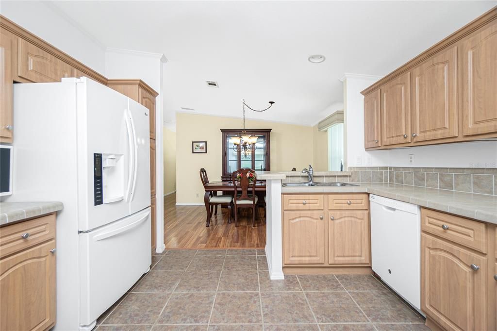 For Sale: $195,000 (2 beds, 2 baths, 1389 Square Feet)