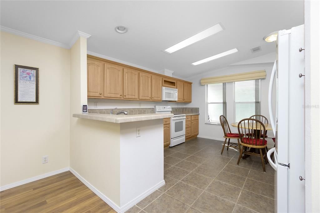 For Sale: $195,000 (2 beds, 2 baths, 1389 Square Feet)