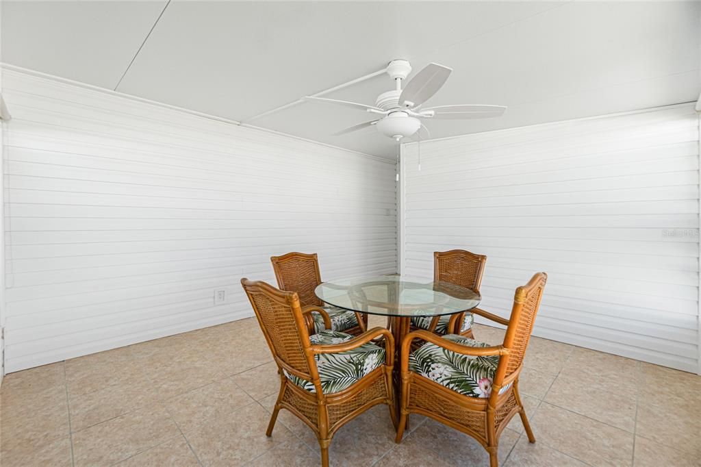 For Sale: $195,000 (2 beds, 2 baths, 1389 Square Feet)