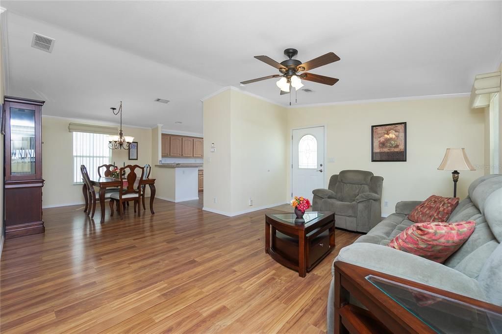 For Sale: $195,000 (2 beds, 2 baths, 1389 Square Feet)