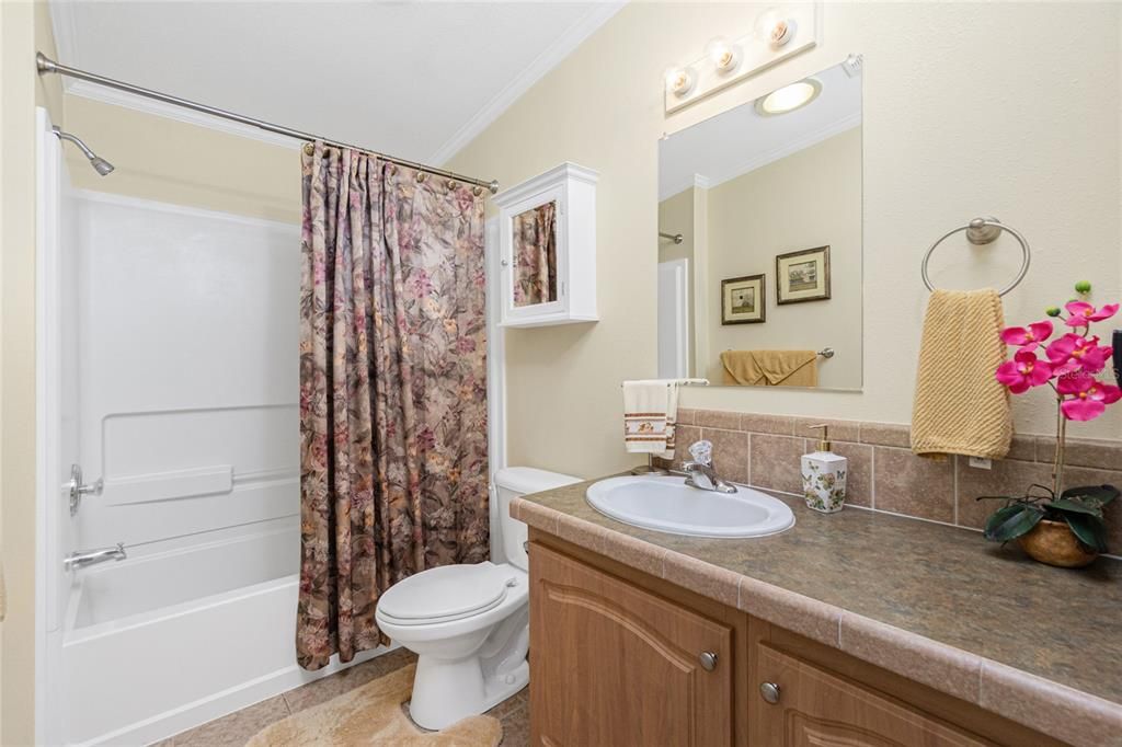 For Sale: $195,000 (2 beds, 2 baths, 1389 Square Feet)